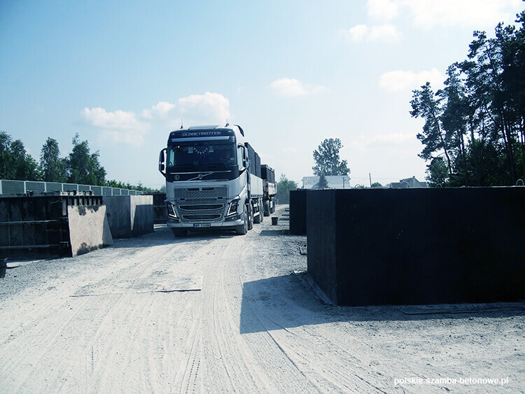 Transport szamb betonowych  w Dusznikach-Zdroju